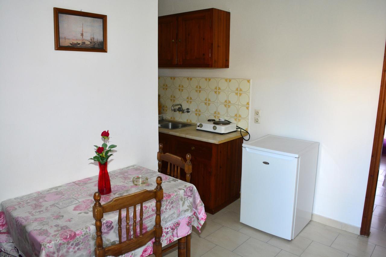 Voula Apartments Agia Marina  Exterior foto
